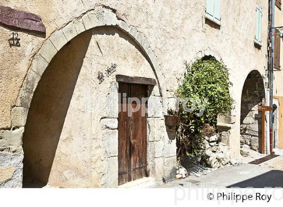 VILLAGE PERCHE   DE BRIANCONNET , VALLEE DE L'  ESTERON, ALPES MARITIMES. (06F02114.jpg)
