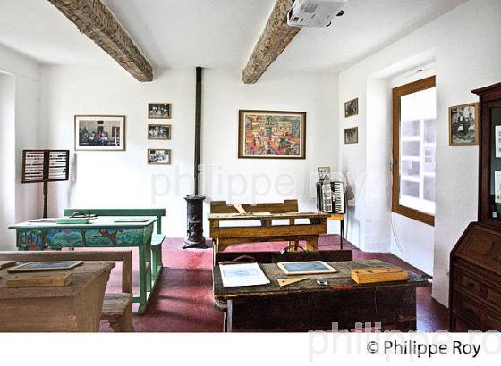 VILLAGE PERCHE   DE GARS, VALLEE DE L'  ESTERON, ALPES MARITIMES. (06F02203.jpg)