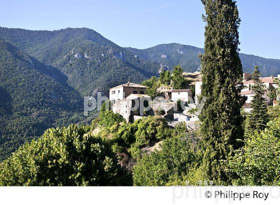 VILLAGE PERCHE  LE MAS VALLEE DE L' ESTERON, ALPES MARITIMES. (06F02224.jpg)