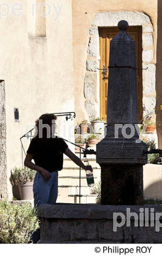 VILLAGE PERCHE  LE MAS VALLEE DE L' ESTERON, ALPES MARITIMES. (06F02232.jpg)