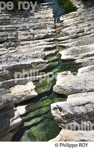 CLUE DU RIOLAN, VILLAGE  DE SIGALE , VALLEE DE L'  ESTERON, ALPES (06F02434.jpg)