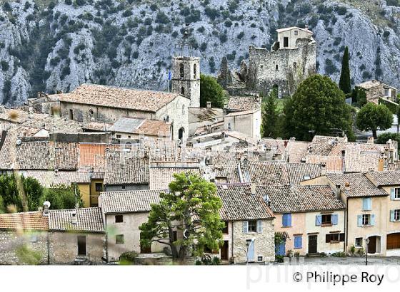 VILLAGE PERCHE  DE GREOLIERES , VALLEE DU LOUP, ALPES MARITIMES. (06F02626.jpg)