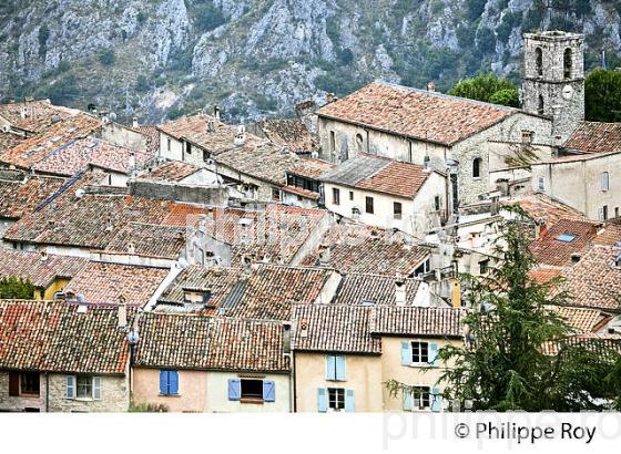 VILLAGE PERCHE  DE GREOLIERES , VALLEE DU LOUP, ALPES MARITIMES. (06F02627.jpg)