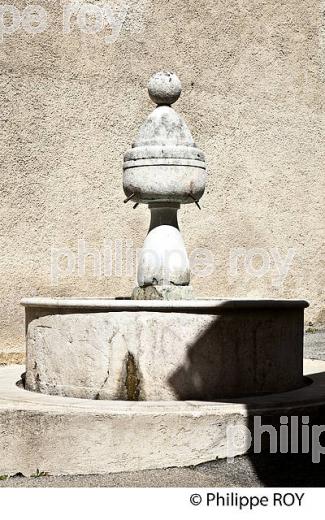 VILLAGE PERCHE  DE GREOLIERES , VALLEE DU LOUP, ALPES MARITIMES. (06F02632.jpg)