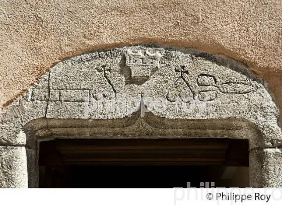 VILLAGE PERCHE  DE GREOLIERES , VALLEE DU LOUP, ALPES MARITIMES. (06F02636.jpg)