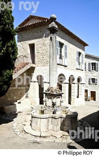 VILLAGE PERCHE  DE GOURDON, VALLEE DU LOUP,  ALPES MARITIMES. (06F02733.jpg)