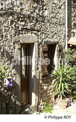 VILLAGE PERCHE  DE TOURRETTES SUR LOUP, VALLEE DU LOUP,  ALPES MARITIMES. (06F02807.jpg)