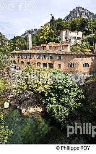 CONFISERIE FLORIAN, VILLAGE DE PONT DU LOUP, VALLEE DU LOUP,  ALPES MARITIMES. (06F02814.jpg)