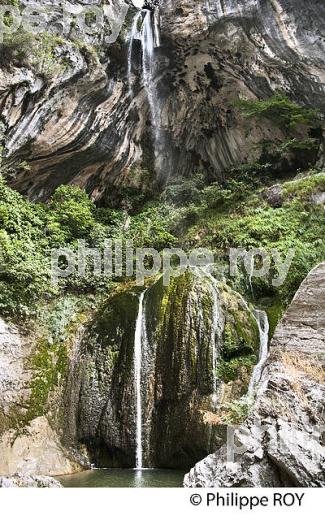 CASCADE DE COURMES, GORGES  DU LOUP,  ALPES MARITIMES. (06F02906.jpg)