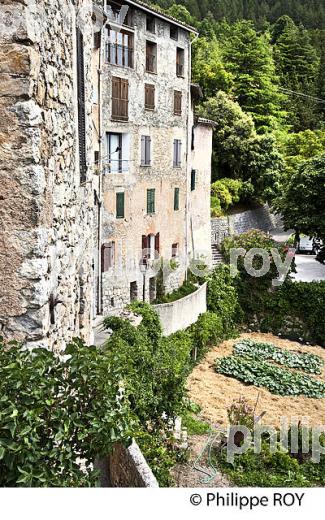 VILLAGE PERCHE DE LA CROIX SUR ROUDOULE , VALLEE DE LA ROUDOULE, ALPES MARITIMES. (06F03117.jpg)