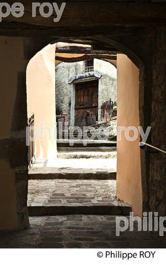 VILLAGE PERCHE DE LA CROIX SUR ROUDOULE , VALLEE DE LA ROUDOULE, ALPES MARITIMES. (06F03124.jpg)