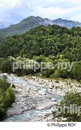 VILLAGE PERCHE DE LANTOSQUE, VALLEE DE LA VESUBIE, ALPES MARITIMES. (06F03327.jpg)