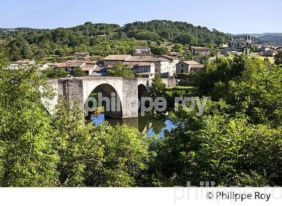 VILLAGE FORIFIE DE CHAMBONAS,   VALLEE DU CHASSEZAC, BAS-VIVARAIS, ARDECHE. (07F00104.jpg)