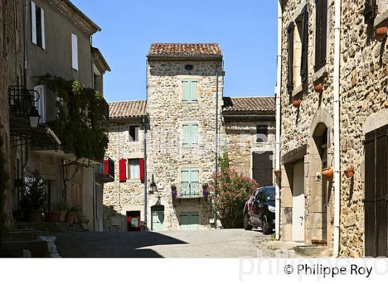 VILLAGE FORIFIE DE BANNE, VALLEE DU CHASSEZAC, BAS-VIVARAIS, ARDECHE. (07F00206.jpg)