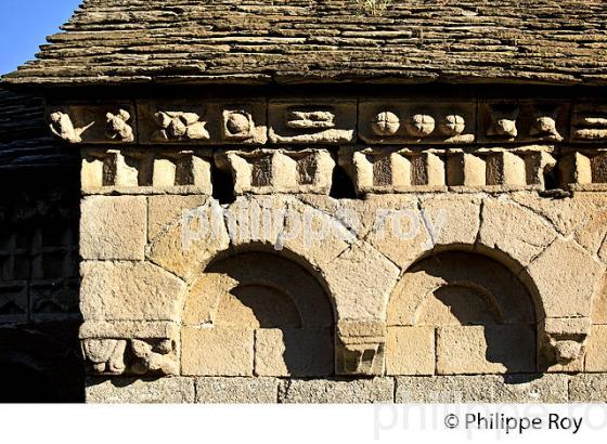 EGLISE ROMANE,VILLAGE PERCHE DE THINES, VALLEE DE LA THINES,  BAS-VIVARAIS, ARDECHE. (07F00337.jpg)