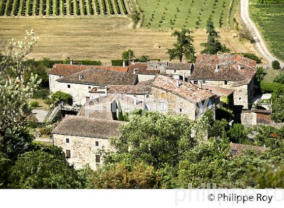 VILLAGE TRADITIONNEL DE CHASSAGNES,   VALLEE DU CHASSEZAC, BAS-VIVARAIS, ARDECHE. (07F00512.jpg)