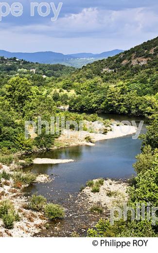 ENTREE DES  GORGES DU CHASSEZAC, ET PAYSAGE AGRICOLE, VALLEE DU CHASSEZAC,  BAS-VIVARAIS, ARDECHE. (07F00532.jpg)