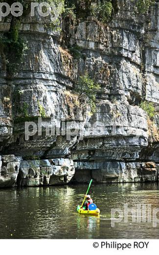 DESCENTE EN CANOE,  GORGES DU CHASSEZAC, COMMUNE BERRIAS ET CASTELJAU,  BAS-VIVARAIS, ARDECHE. (07F00618.jpg)