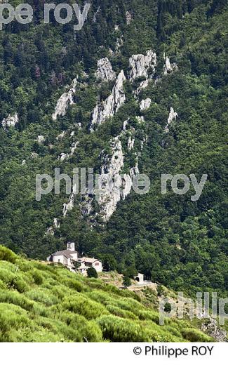 VILLAGE FORTIFIE DE BORNE, MASSIF DU TANARGUE,   BAS-VIVARAIS, ARDECHE. (07F01321.jpg)