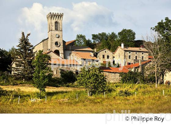 VILLAGE DE LOUBARESSE,  VALLEE DE LA BEAUME, MASSIF DU TANARGUE,   BAS-VIVARAIS, ARDECHE. (07F01412.jpg)