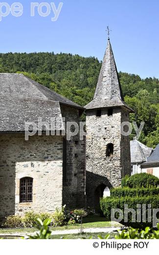 EGLISE DU  VILLAGE DE SENTEIN, VALLEE DU BIROS,  MASSIF DU VALIER,  COUSERANS, ARIEGE. (09F00336.jpg)