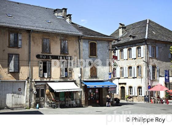 LE  VILLAGE DE MASSAT,  VALLEE DE L' ARAC, COUSERANS,  ARIEGE. (09F00515.jpg)