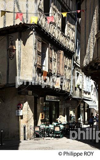 MAISON A COLOMBAGES,  RUE LABISTOUR,  VILLE DE FOIX, ARIEGE. (09F00917.jpg)