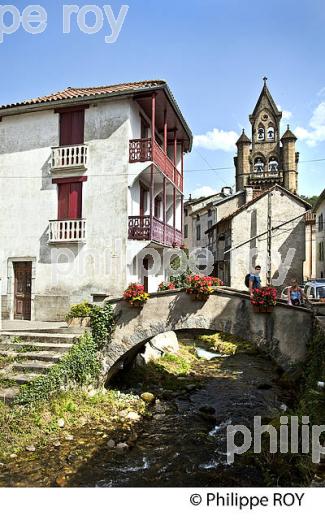 VILLAGE DE SEIX, VALLEE DU SALAT,   COUSERANS, ARIEGE. (09F01709.jpg)