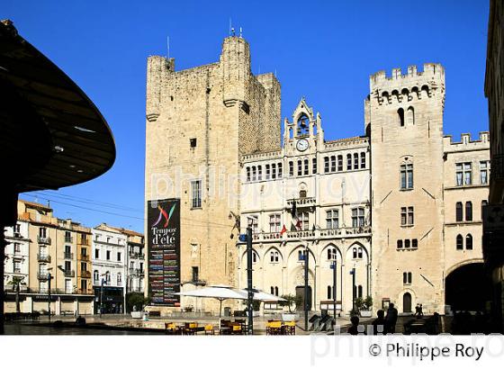 PLACE DE L' HOTEL DE VILLE, DONJON GILLES AYCELIN,  ET PALAIS DES ARCHEVEQUES, VILLE DE NARBONNE, AUDE, OCCITANIE (11F00223.jpg)