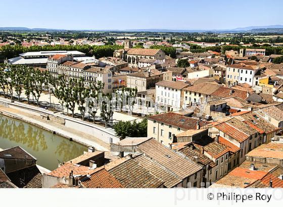 PANORAMA DEPUIS LE  DONJON GILLES AYCELIN, SUR LA  VILLE DE NARBONNE, AUDE, OCCITANIE. (11F00321.jpg)