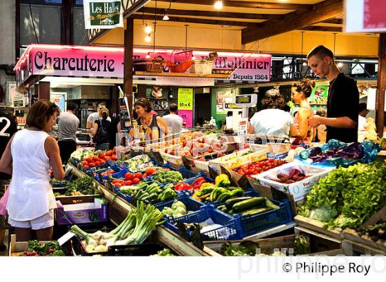 MARCHE COUVERT, HALLES,  VILLE DE  NARBONNE, AUDE, OCCITANIE. (11F00507.jpg)