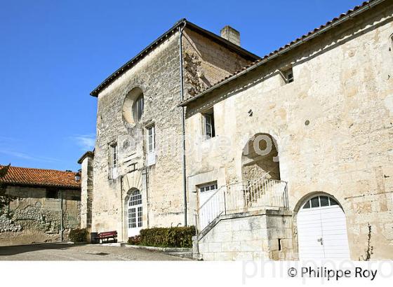 COUVENT DES MINIMES, VILLAGE DE  AUBETERRE SUR DRONNE,  VALLEE DE LA DRONNE,  CHARENTE. (16F00832.jpg)