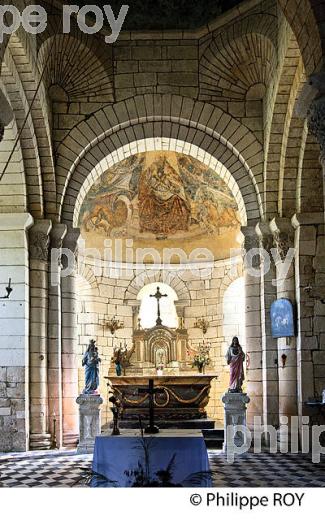 EGLISE  ROMANE DE SAINT-AIGNAN,  VILLAGE FORTIFIE DE TORSAC,  CHARENTE. (16F01134.jpg)