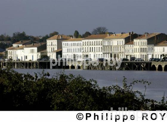 Tonnay Charente - Charente Maritime (17F01436.jpg)