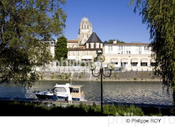 Saintes - Charente Maritime (17F05609.jpg)