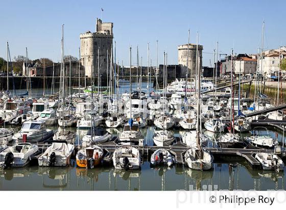 QUARTIER DU VIEUX PORT ,  LA ROCHELLE, CHARENTE MARITIME, FRANCE (17F06724.jpg)