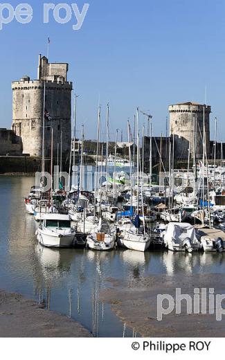 QUARTIER DU VIEUX PORT ,  LA ROCHELLE, CHARENTE MARITIME, FRANCE (17F06729.jpg)