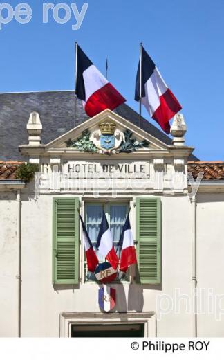 HOTEL DE VILLE DE   MARANS, MARAIS POITEVIN, CHARENTE MARITIME. (17F08033.jpg)