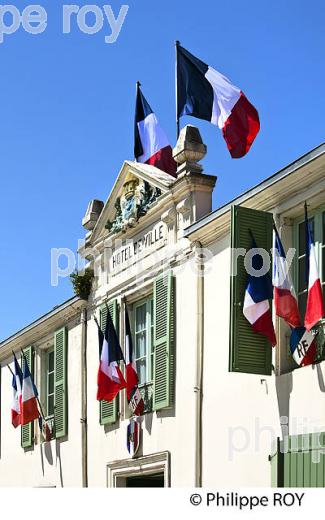 HOTEL DE VILLE DE   MARANS, MARAIS POITEVIN, CHARENTE MARITIME. (17F08034.jpg)