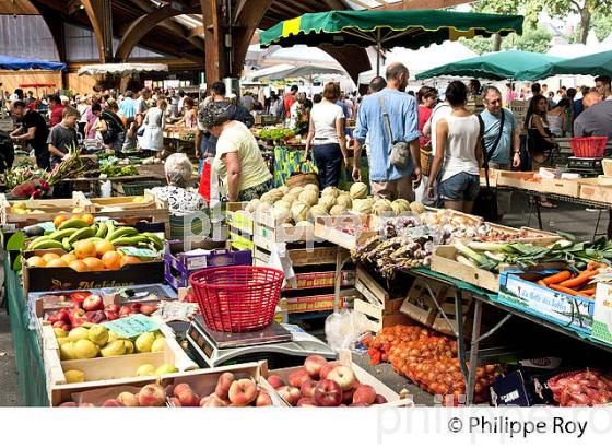 LE MARCHE DE BRIVE LA GAILLARDE, CORREZE, LIMOUSIN. (19F00414.jpg)