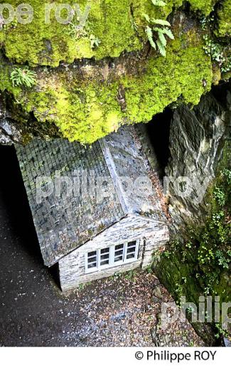 LES PANS DE TRAVASSAC, ANCIENNE ARDOISIERE , DONZENAC, CORREZE, LIMOUSIN. (19F00727.jpg)