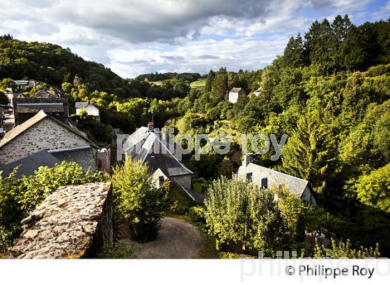 LE VILLAGE  DE GIMEL LES CASCADES ET GORGES DE  LA MONTANE, VALLEE DE LA  CORREZE, BAS-LIMOUSIN. (19F00732.jpg)