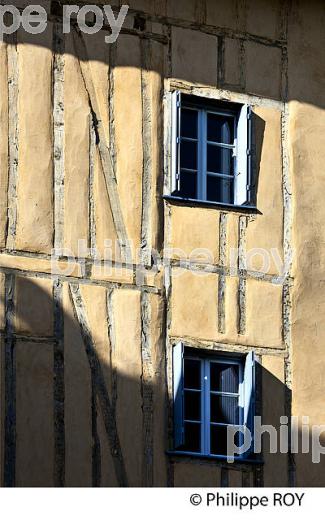 QUARTIER DE L' ALVERGE,  TULLE, CORREZE, LIMOUSIN. (19F00921.jpg)