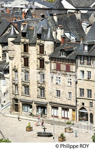 MAISON DE LOYAC, PLACE GAMBETTA, VILLE DE TULLE, CORREZE, LIMOUSIN. (19F01114.jpg)
