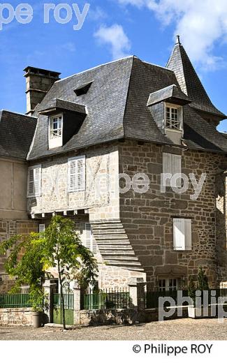 VILLAGE FORTIFIE DE CORREZE, PLATEAU DE MILLEVACHES , VALLEE DE LA  CORREZE, LIMOUSIN. (19F01214.jpg)