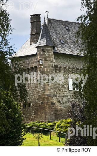 CHATEAU D' AMBRUGEAT,  PLATEAU DE MILLEVACHES, CORREZE, LIMOUSIN. (19F01434.jpg)