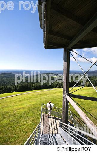 TOUR PANORAMIQUE, MONT BESSOU, MEYMAC,  PLATEAU DE MILLEVACHES, CORREZE, LIMOUSIN. (19F01604.jpg)