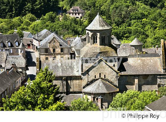 ABBAYE CISTERCIENNE, VILLAGE  D' AUBAZINE, CORREZE, LIMOUSIN. (19F02120.jpg)