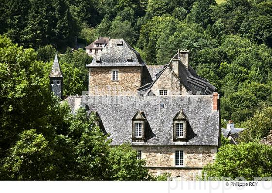 ABBAYE CISTERCIENNE, VILLAGE  D' AUBAZINE, CORREZE, LIMOUSIN. (19F02126.jpg)