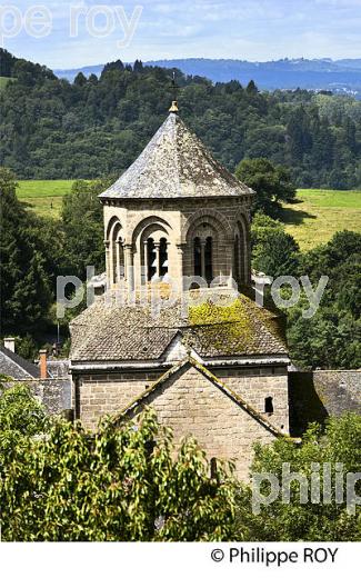 ABBAYE CISTERCIENNE, VILLAGE  D' AUBAZINE, CORREZE, LIMOUSIN. (19F02128.jpg)